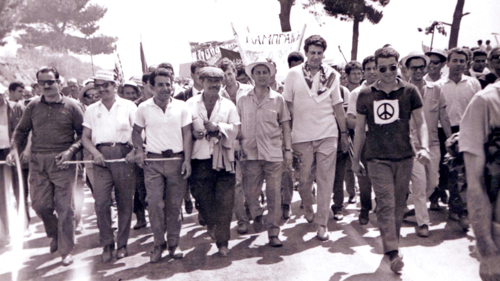 mikis-theodorakis-1